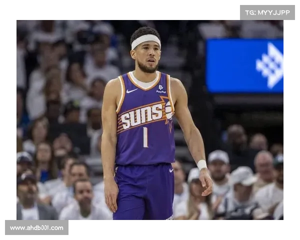 布克如何凭借卓越战术适应能力引领太阳队冲击总冠军